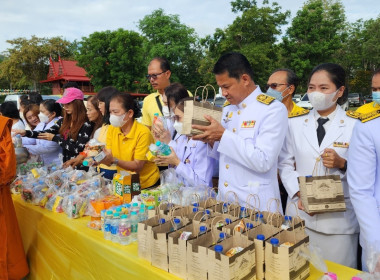 ทำบุญตักบาตรถวายพระราชกุศล พระบาทสมเด็จพระเจ้าอยู่หัว ณ ... พารามิเตอร์รูปภาพ 11